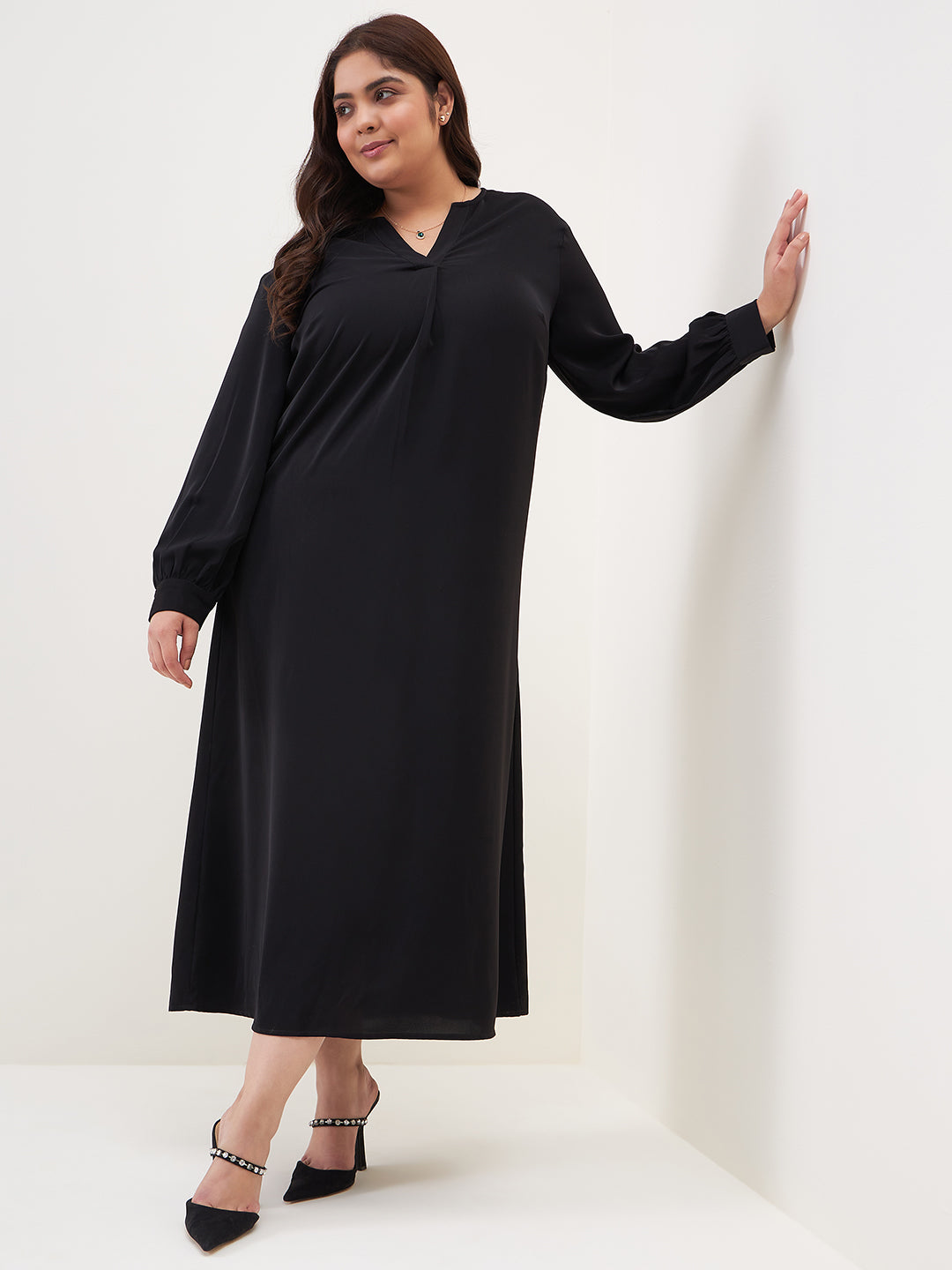 Black Solid V Neck Maxi Dress