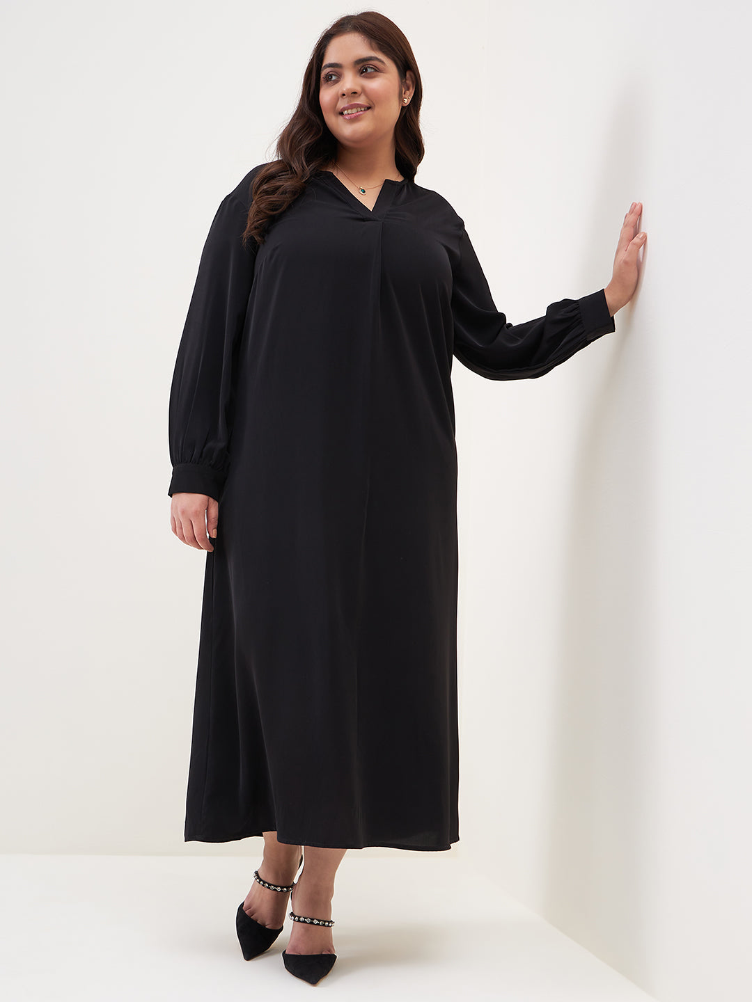 Black Solid V Neck Maxi Dress