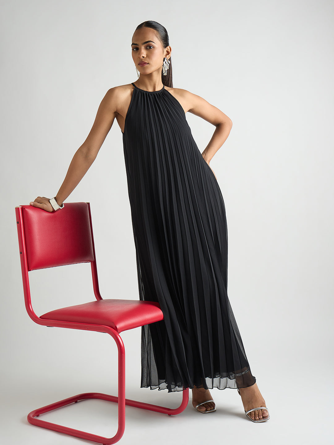 Black Halter Neck Pleated Maxi Dress