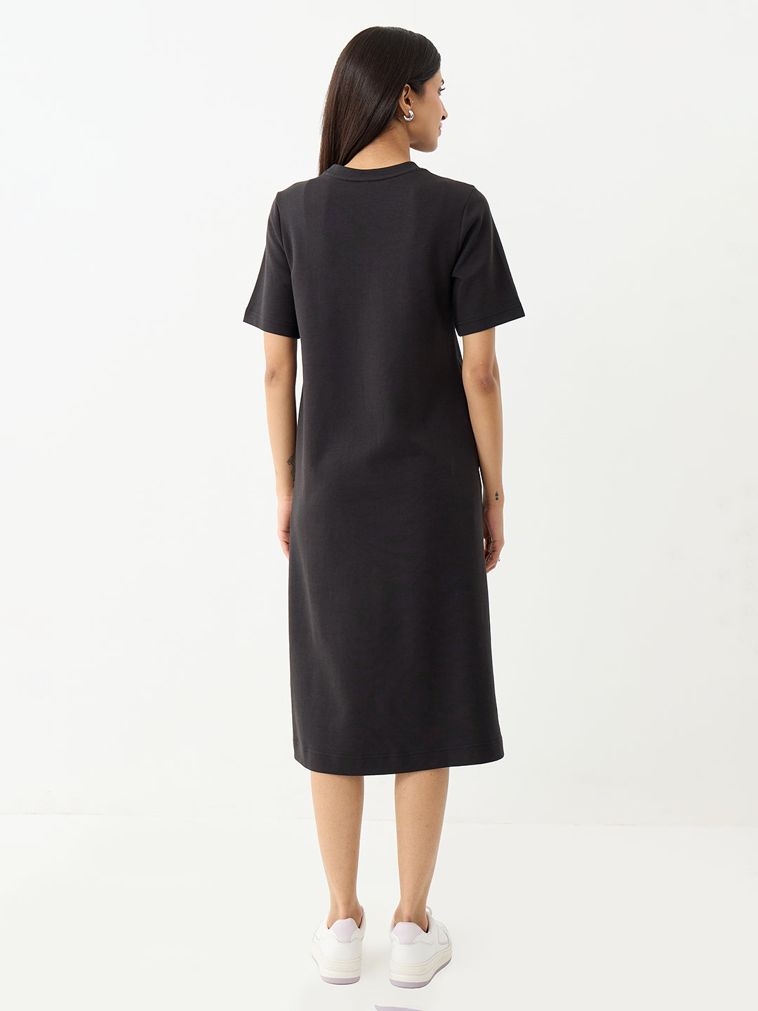 Black Relaxed Fit Midi Knit Dress
