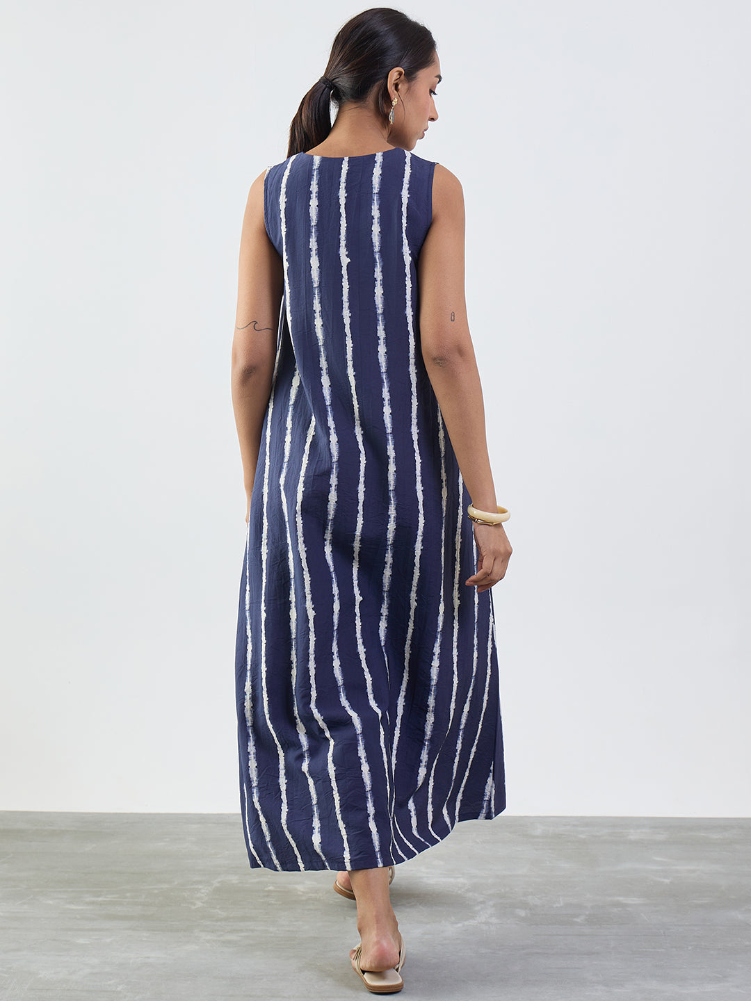 navy-abstract-stripe-maxi-dress-ff-7289