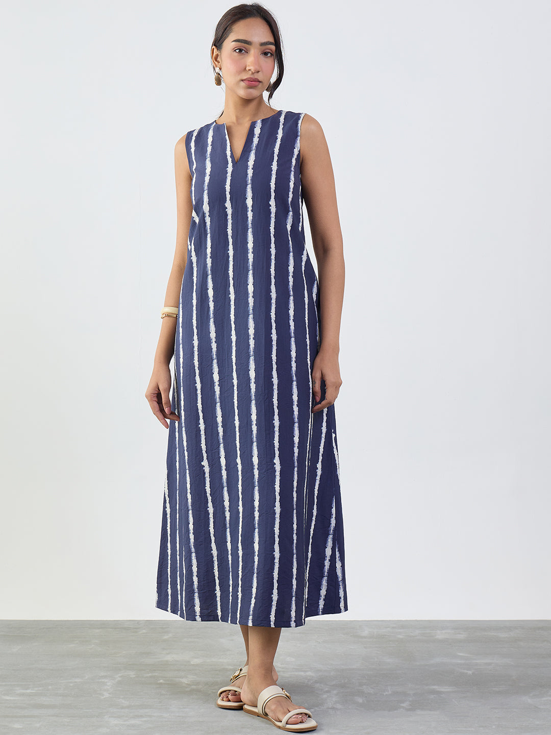navy-abstract-stripe-maxi-dress-ff-7289