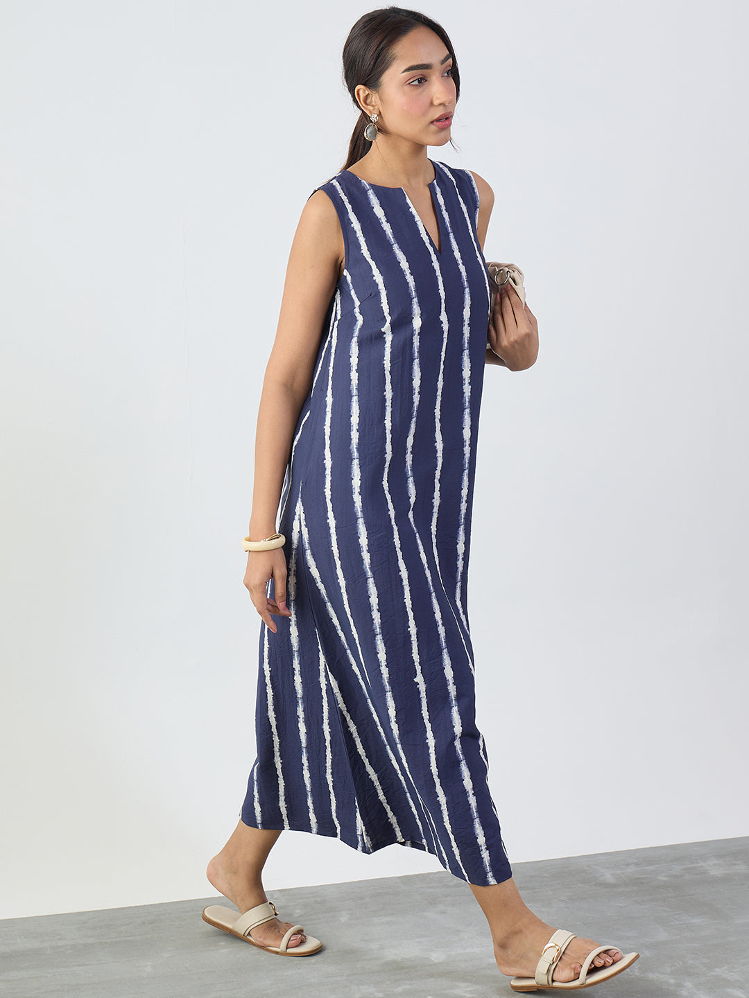 navy-abstract-stripe-maxi-dress-ff-7289