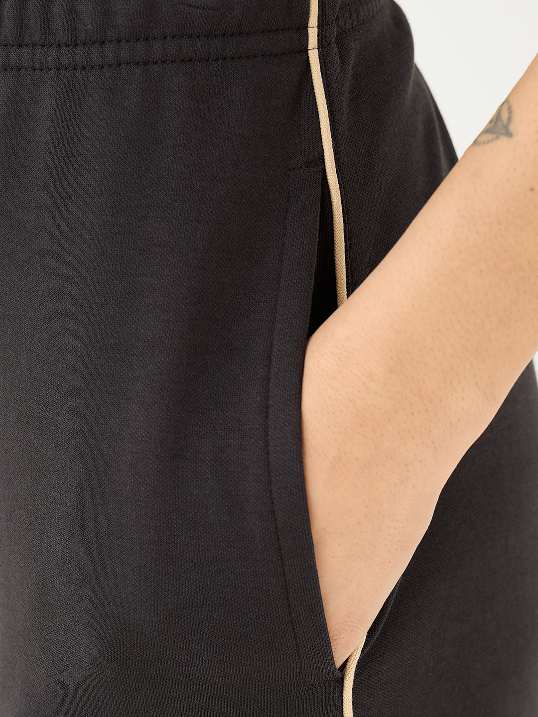 Black With Contrast Edge Knit Co-Ord
