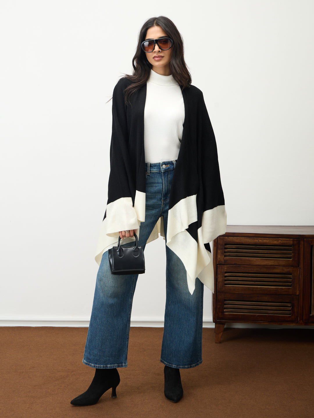 Black & White Colorblock Free Size Cape