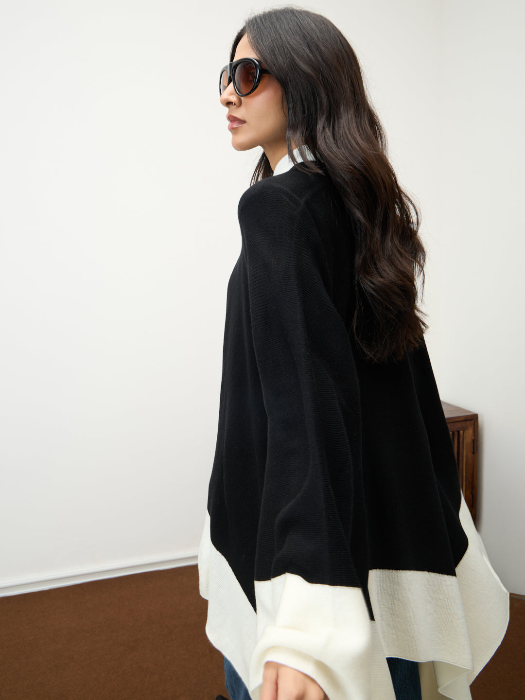 Black & White Colorblock Free Size Cape