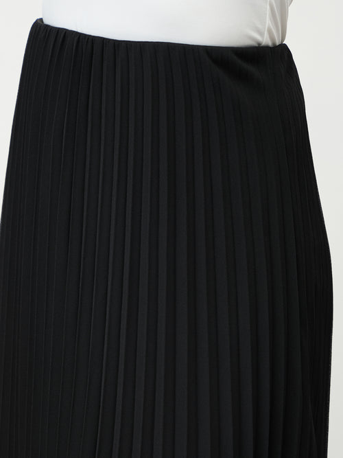 Black Pleated Maxi Skirt