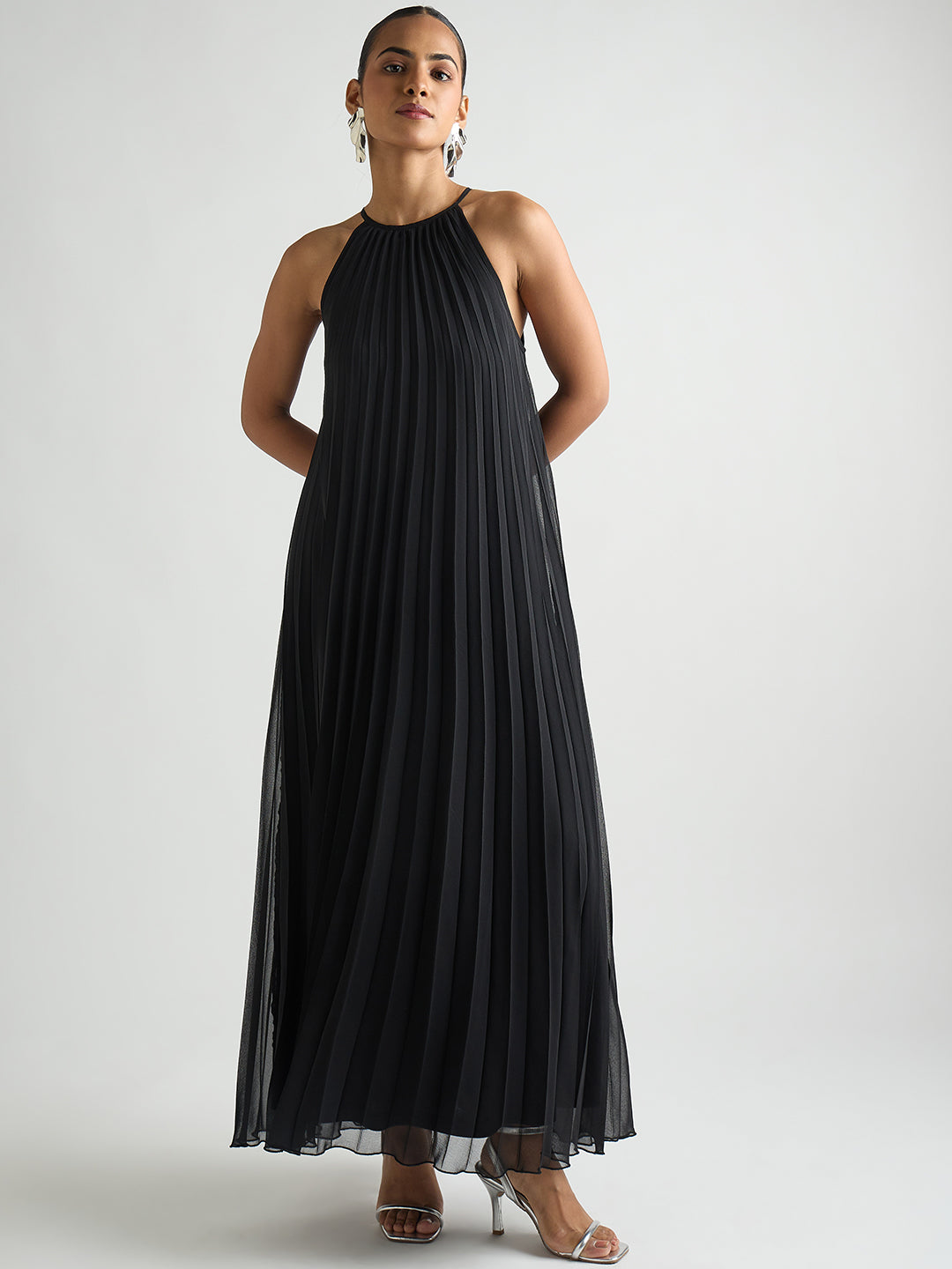 Black Halter Neck Pleated Maxi Dress