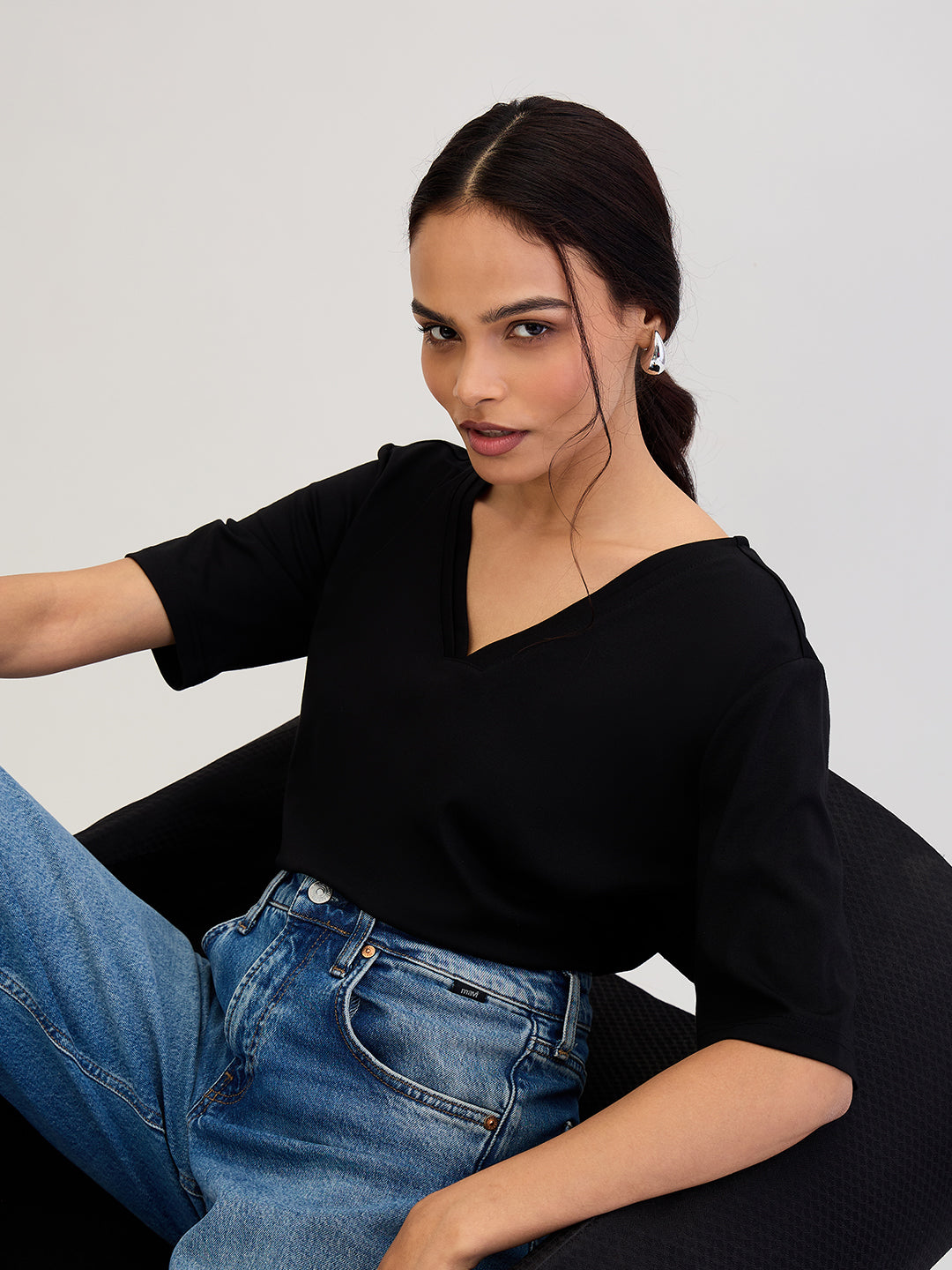Black V-Neck Basic T-Shirt