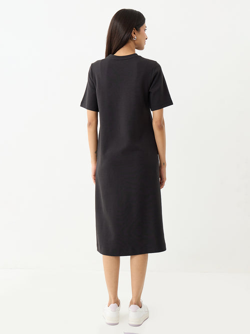 Black Relaxed Fit Midi Knit Dress