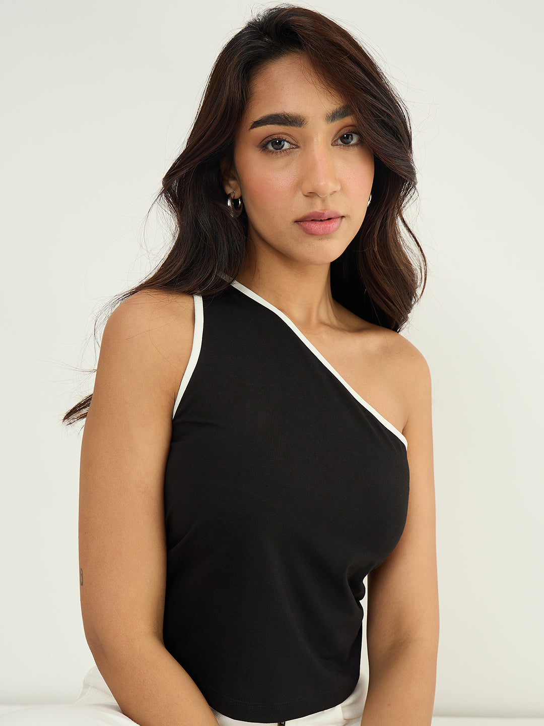 Black One Shoulder Contrast Edge Top