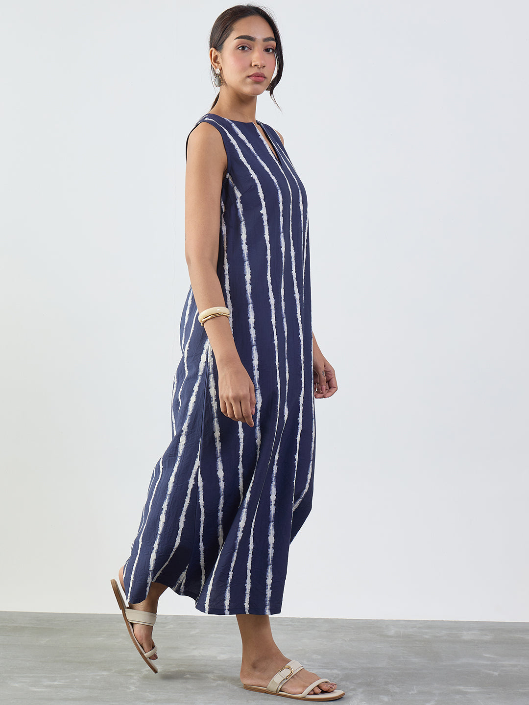 navy-abstract-stripe-maxi-dress-ff-7289