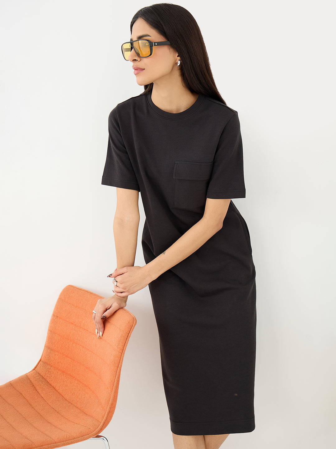 Black Relaxed Fit Midi Knit Dress